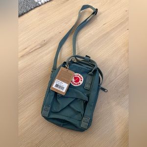 FJALLRAVEN KANKEN Green Crossbody Bag (New with Tags)